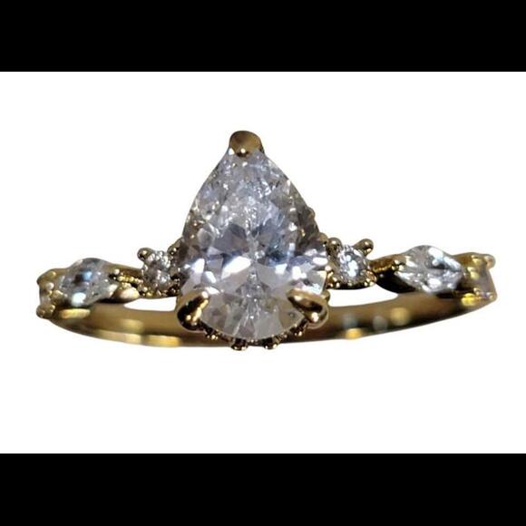 New Size 8 14k Yellow Gold Filled Ring w/ Pear Cut Center Stone - Picture 2 of 9